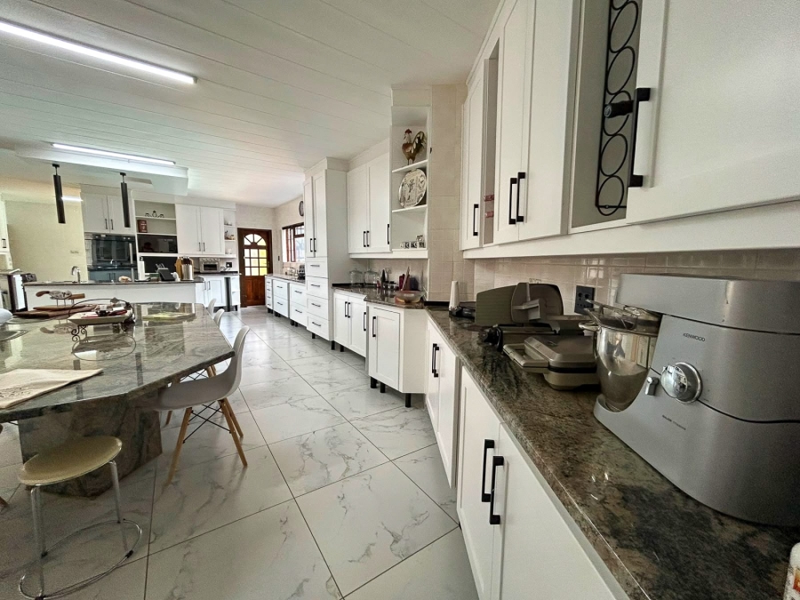 6 Bedroom Property for Sale in Potchefstroom Rural North West